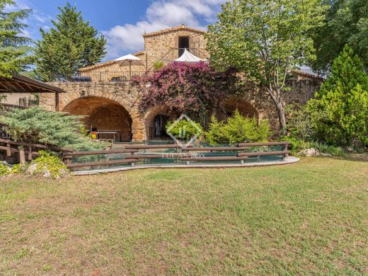 Загородный Дом, Ullastret, Província de Girona