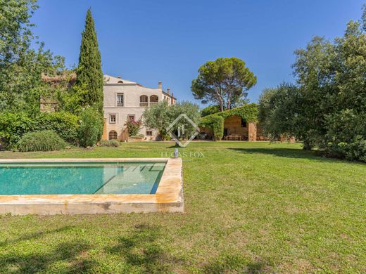 Country House in Garrigàs, Province of Girona