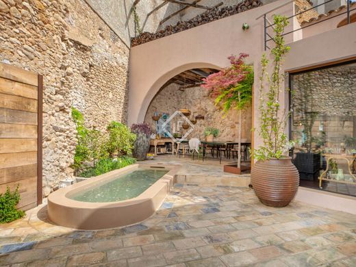 Villa a Sant Mori, Girona