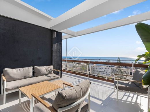 Apartment / Etagenwohnung in Alicante, Provinz Valencia