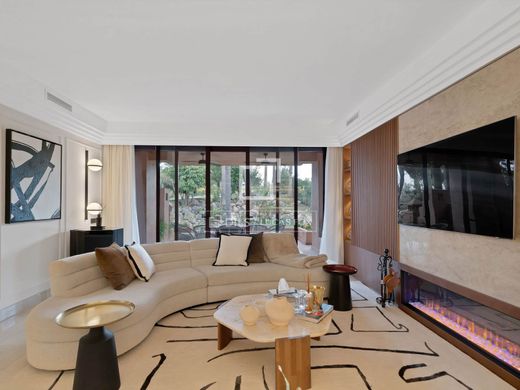 Apartment in Puerto Banus, Malaga