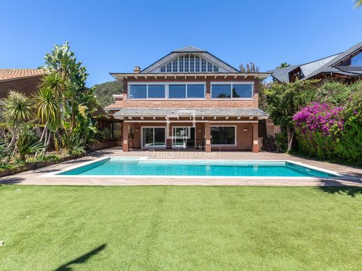 Villa in Sant Just Desvern, Province of Barcelona