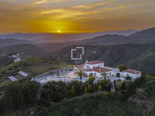 Villa in Canillas de Albaida, Malaga