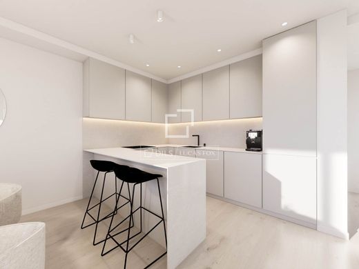 Apartment / Etagenwohnung in Alicante, Provinz Valencia
