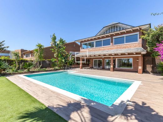 Villa in Sant Just Desvern, Province of Barcelona