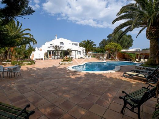 Es Castell, Illes Balearsのカントリーハウス