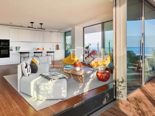 Apartment / Etagenwohnung in Barcelona, Provinz Barcelona