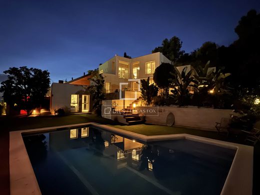 Villa in Sant Just Desvern, Province of Barcelona