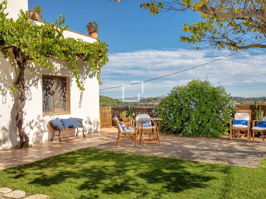 Propriété de campagne à la Bisbal d'Empordà, Province de Gérone