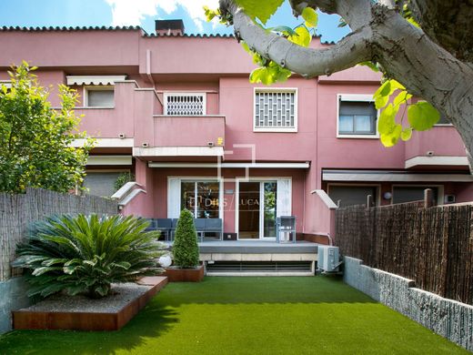 Villa in Alella, Province of Barcelona