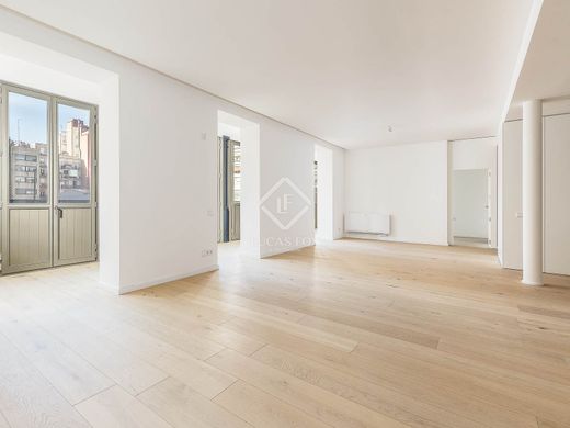 Apartment / Etagenwohnung in Barcelona, Provinz Barcelona