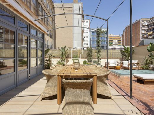 Apartment / Etagenwohnung in Barcelona, Provinz Barcelona