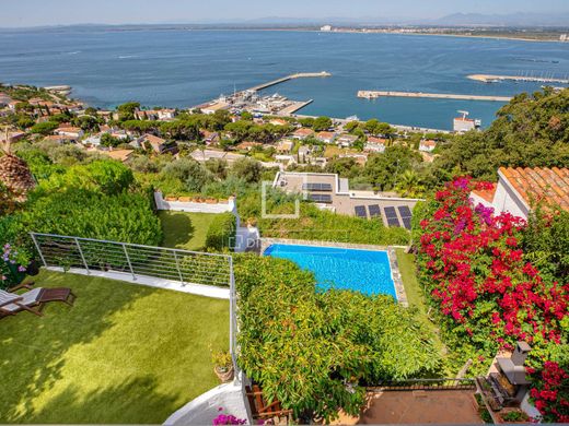 Villa in Roses, Province of Girona