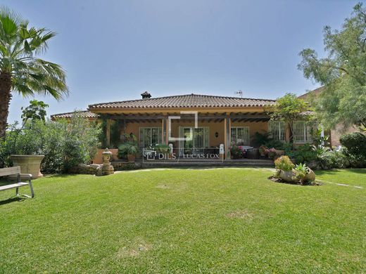Villa in Nueva Andalucia, Malaga