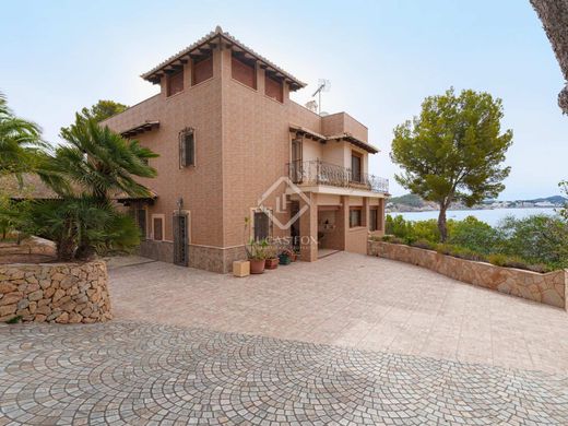 Villa in Cala Fornells, Balearen Inseln