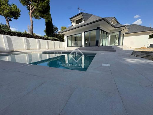 Villa in Boadilla del Monte, Province of Madrid