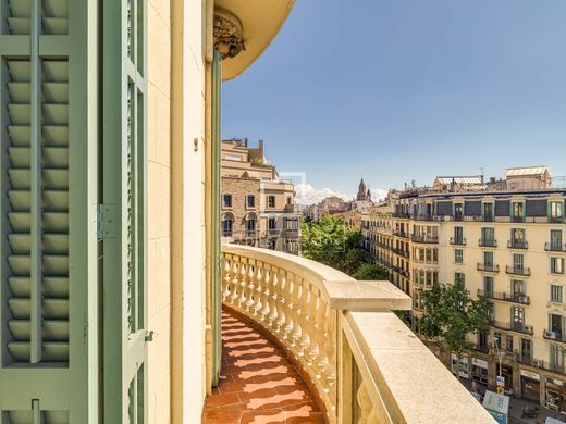 Apartment / Etagenwohnung in Barcelona, Provinz Barcelona