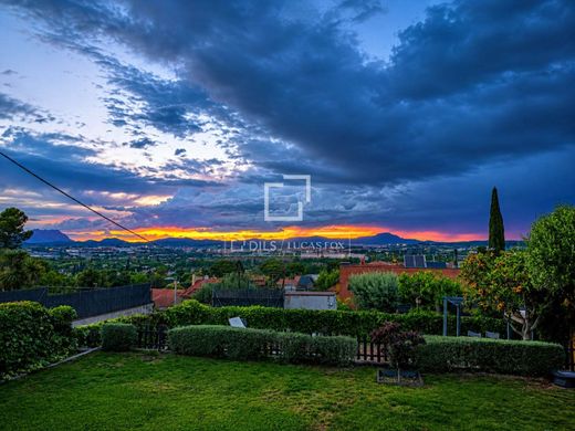 Villa in Sant Cugat del Vallès, Province of Barcelona
