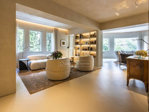 Apartment / Etagenwohnung in Barcelona, Provinz Barcelona