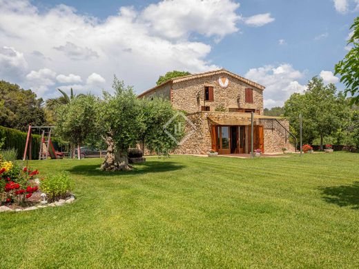 Country House in Lladó, Province of Girona