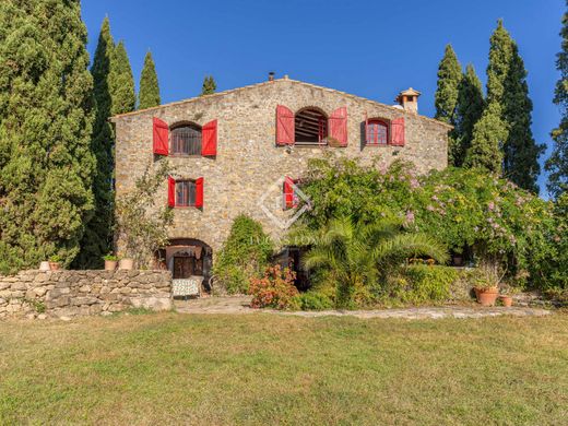 Country House in Maià de Montcal, Province of Girona