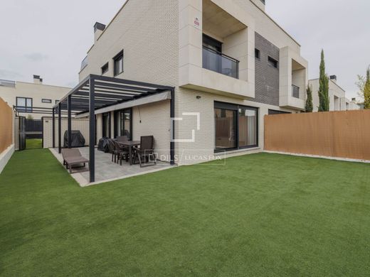 Villa in Boadilla del Monte, Province of Madrid