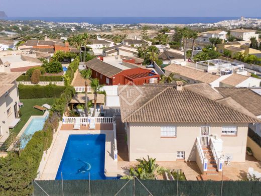 Villa en la Nucia, Provincia de Alicante