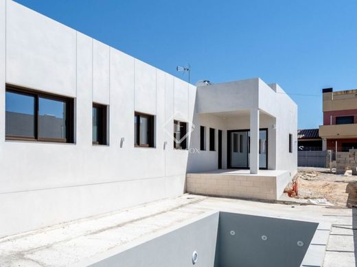 Villa in Roda de Barà, Province of Tarragona