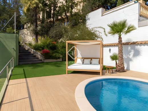 Villa in Sant Just Desvern, Province of Barcelona