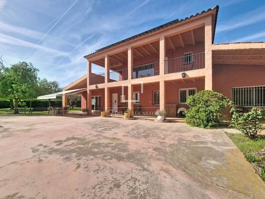 Country House in Vilanova i la Geltrú, Province of Barcelona