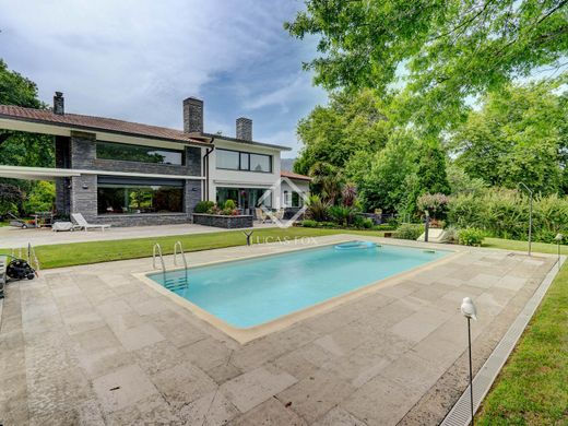 Villa in Irun, Gipuzkoa