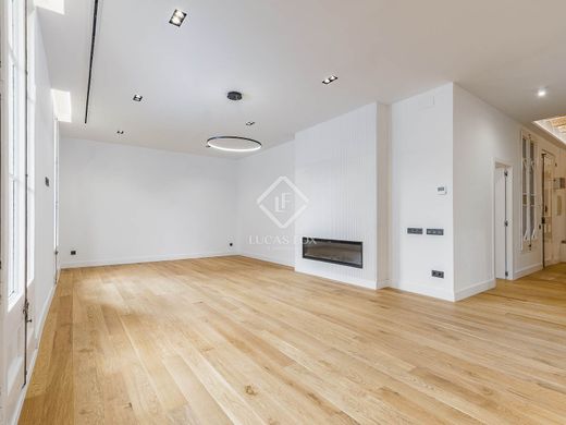 Apartment / Etagenwohnung in Barcelona, Provinz Barcelona