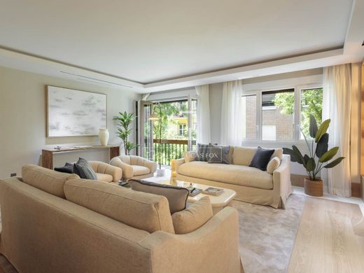 Apartment / Etagenwohnung in Madrid, Provinz Madrid