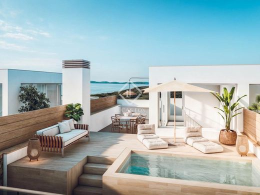 Villa in Mercadal, Balearen