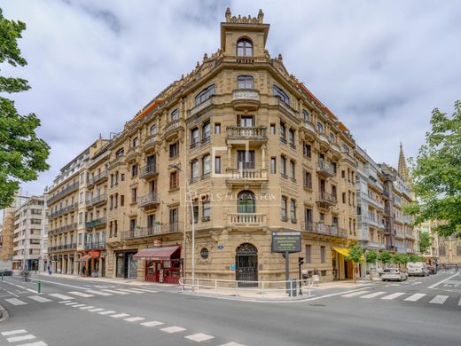 Apartment / Etagenwohnung in Donostia-San Sebastián, Guipuzcoa