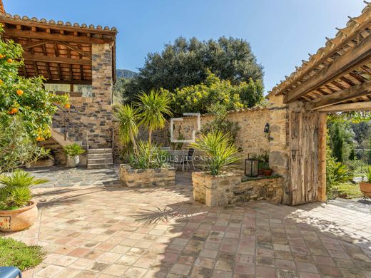 Country House in Sant Martí de Llémana, Province of Girona