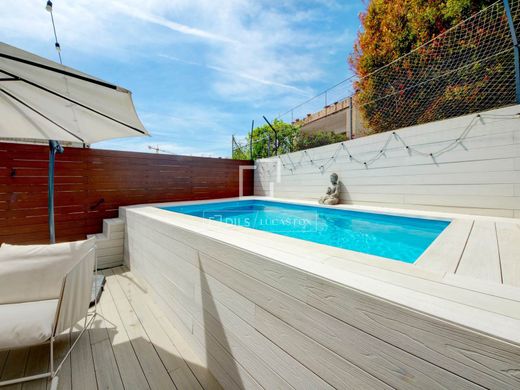 Villa in Sant Just Desvern, Province of Barcelona