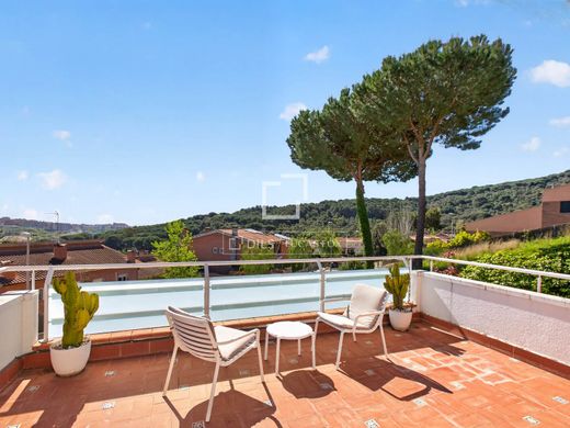 Villa in Argentona, Province of Barcelona