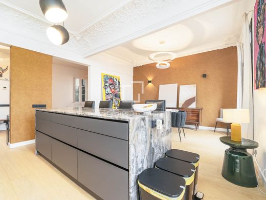 Apartment / Etagenwohnung in Barcelona, Provinz Barcelona