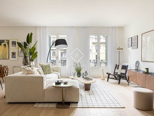 Apartment / Etagenwohnung in Barcelona, Provinz Barcelona