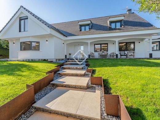 Villa in Pozuelo de Alarcón, Province of Madrid