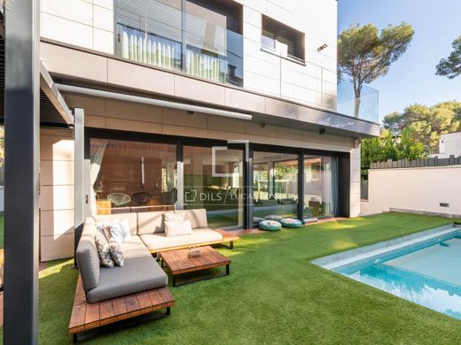 Villa in Urbanització Montemar, Alicante