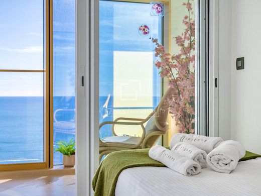 Apartment / Etagenwohnung in Benidorm, Alicante