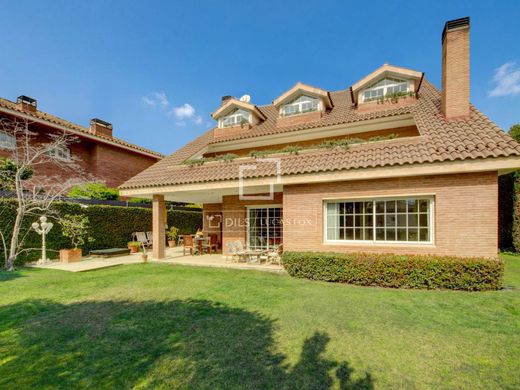 Villa in Sant Just Desvern, Province of Barcelona
