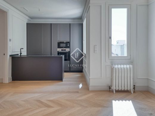 Apartment / Etagenwohnung in Madrid, Provinz Madrid