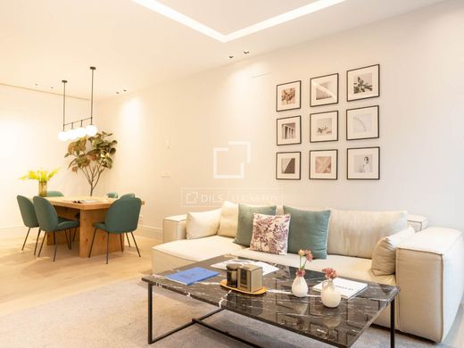 Apartment / Etagenwohnung in Madrid, Provinz Madrid