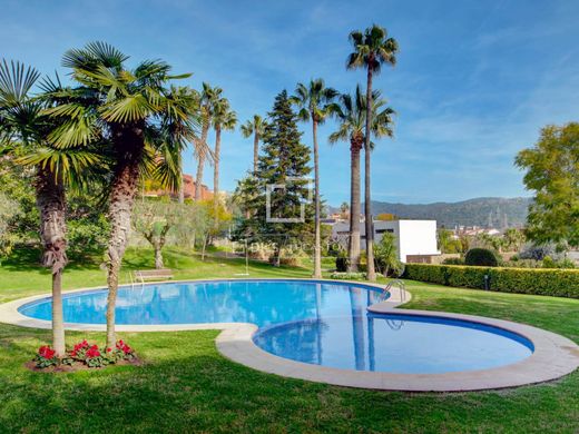 Villa in Sant Just Desvern, Province of Barcelona