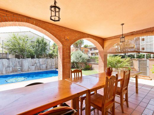 Villa in Castelldefels, Province of Barcelona