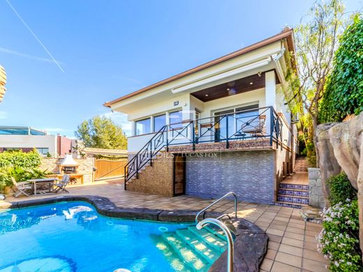 Villa in Sant Pere de Ribes, Province of Barcelona