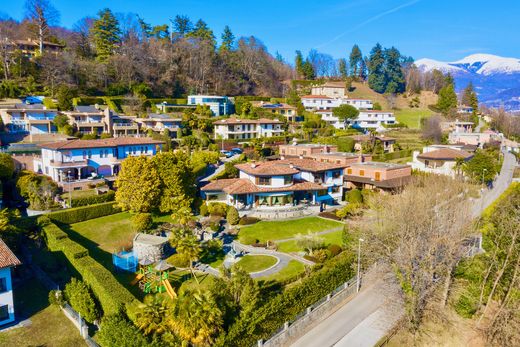 Savosa Paese, Lugano Districtのヴィラ